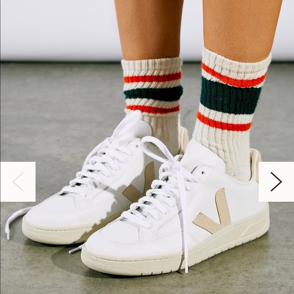 Veja V-12 Sneakers in white & sable size 39/8 Never worn